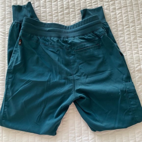 Grey’s Anatomy by Barco joggers - Picture 4 of 6